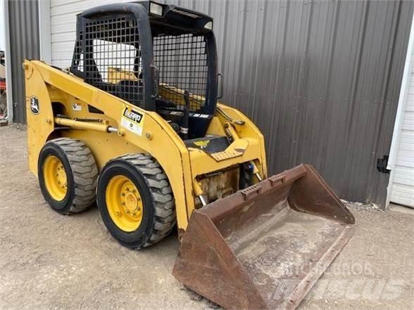 John Deere 315 لوادر انزلاقية التوجيه