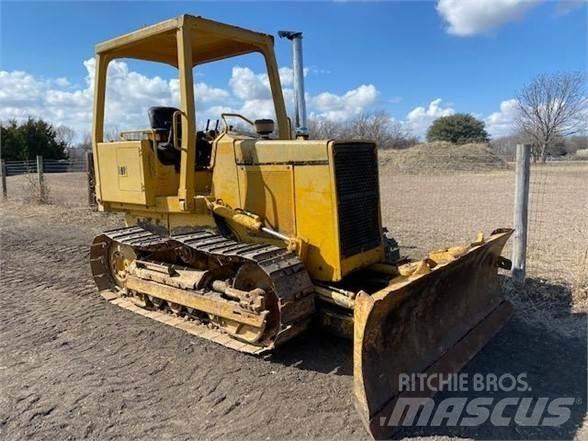 John Deere 450 بلدوزرات مجنزرة