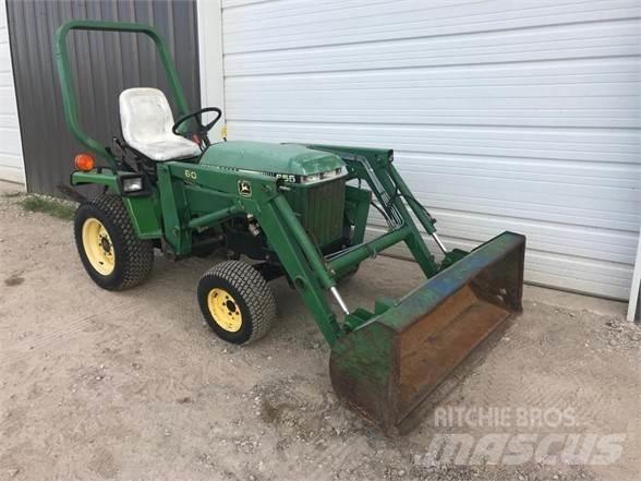 John Deere 655 الجرارات