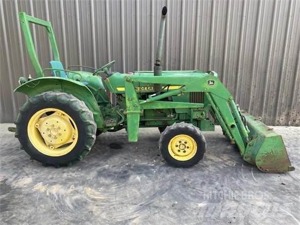 John Deere 850 الجرارات