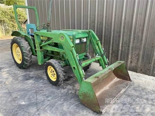 John Deere 850 الجرارات