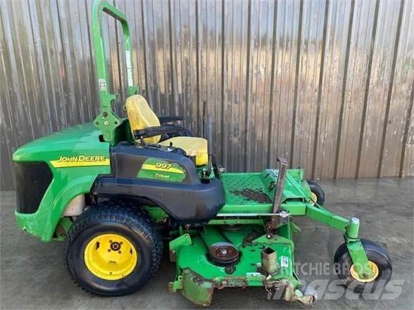 John Deere 997 صفر محولا الدوران