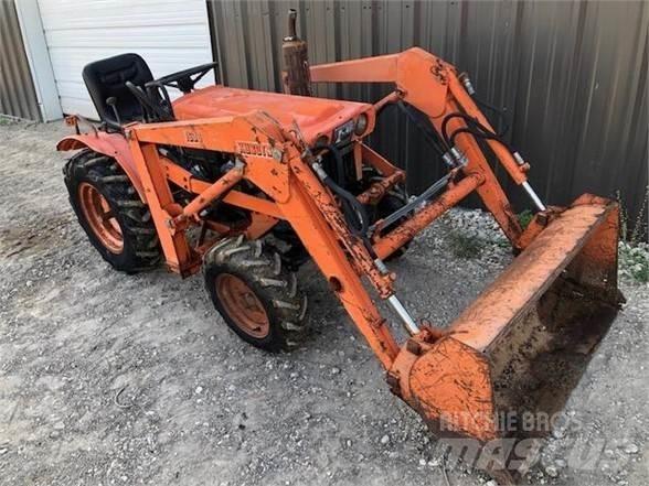 Kubota B7100 الجرارات