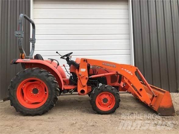 Kubota L3200 الجرارات