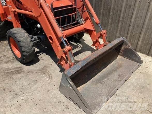 Kubota L48 لوادر ذات جرافات عكسية