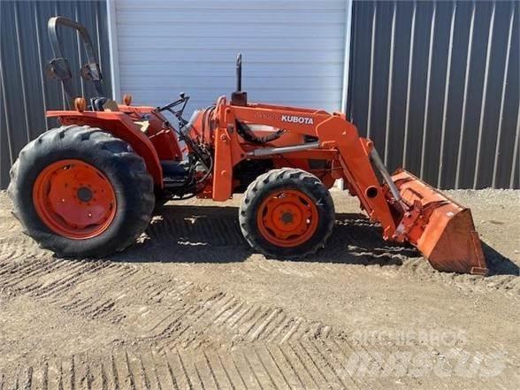 Kubota M4700 الجرارات