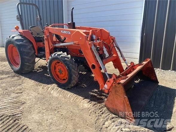 Kubota M4700 الجرارات