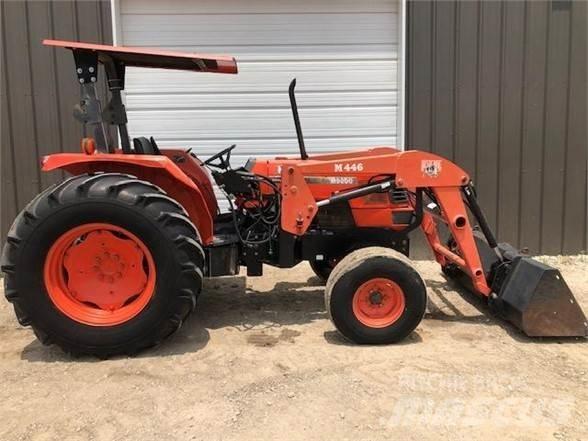 Kubota M9000 الجرارات