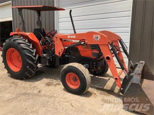 Kubota M9000 الجرارات