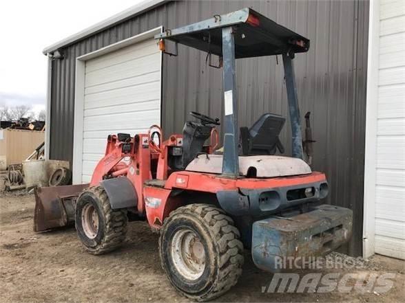 Kubota R420 لوادر بعجل