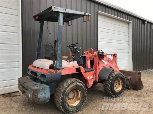 Kubota R420 لوادر بعجل