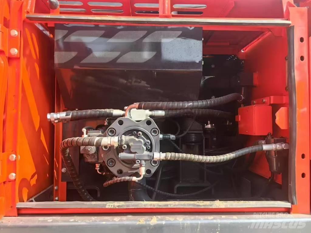 Doosan DX 225 LC حفارات زحافة