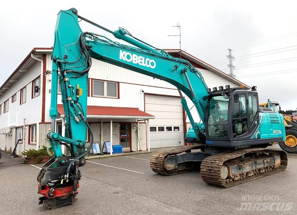 Kobelco SK210LC-10 حفارات زحافة