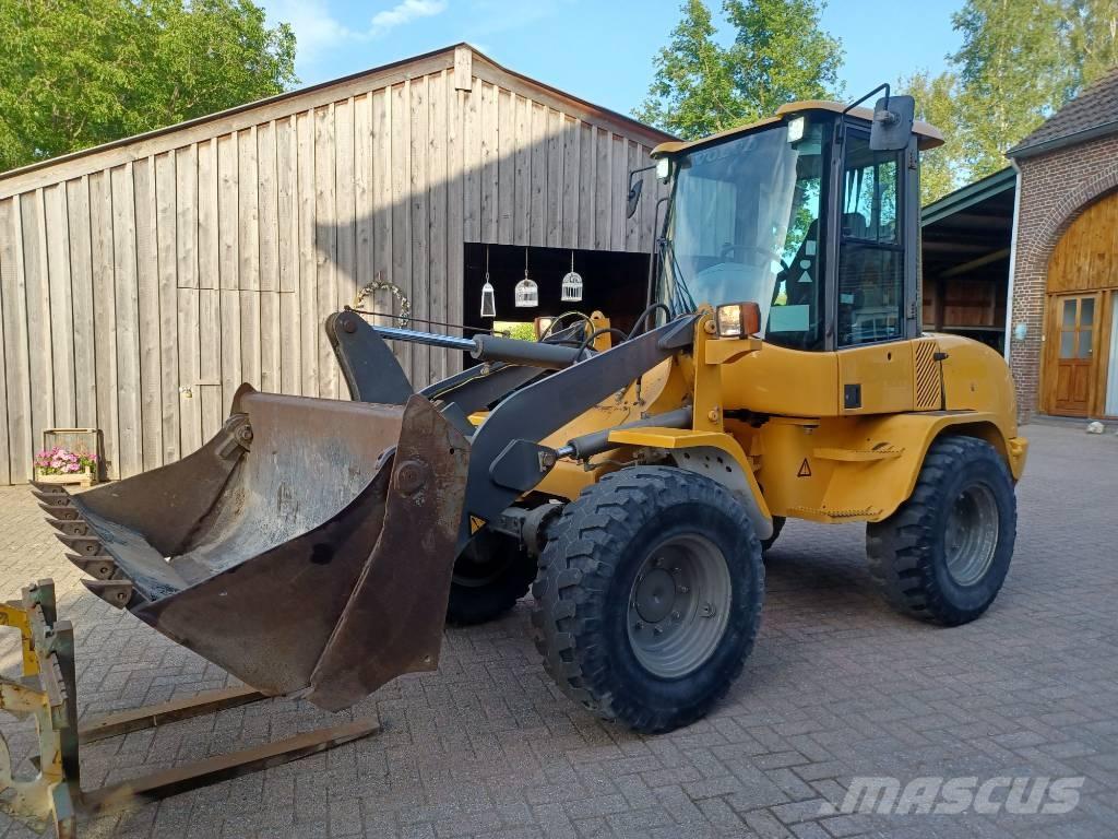 Volvo L 30 B لوادر بعجل