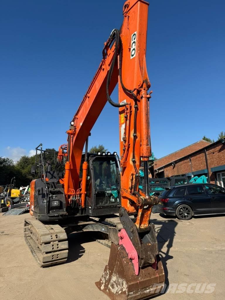 Hitachi ZX 130-6 حفارات زحافة