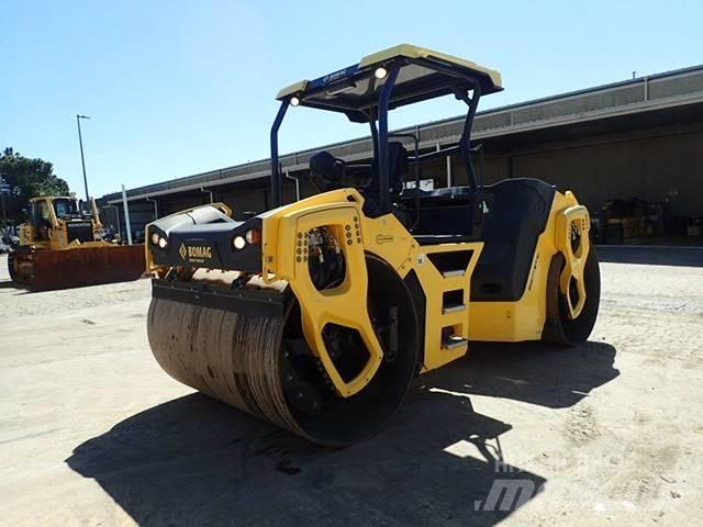 Bomag BW 206 AD-5 مداحل أحادية الأسطوانة