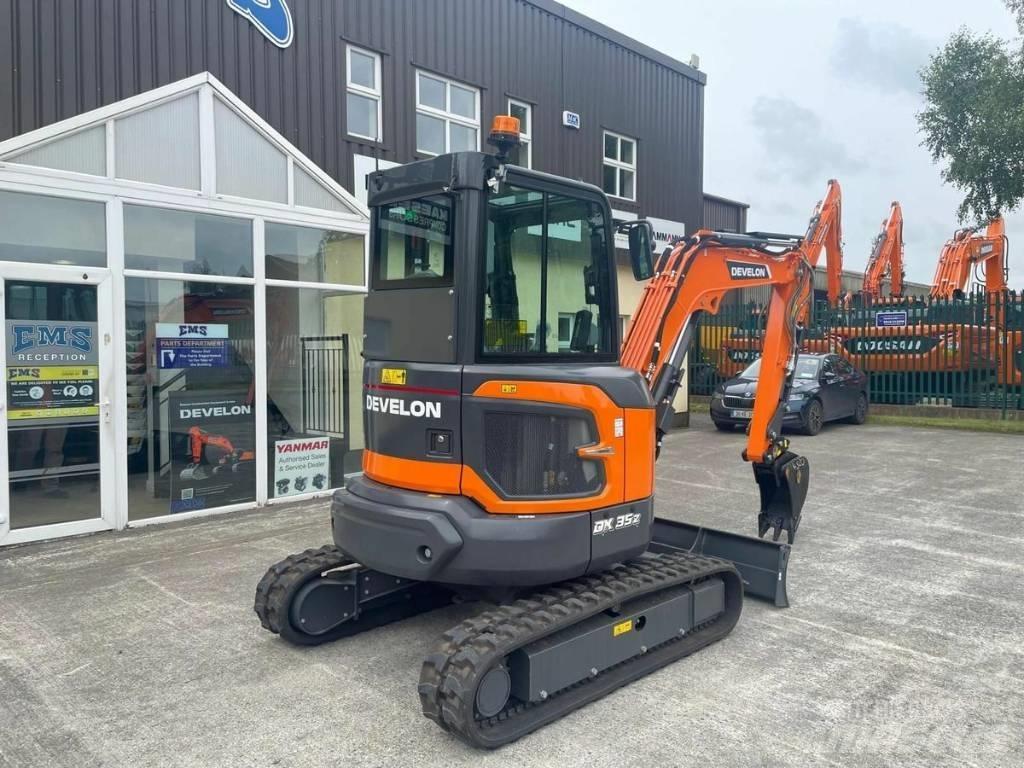 Develon DX 35 Z-7 حفارات صغيرة أقل من 7 طن (حفارات صغيرة)