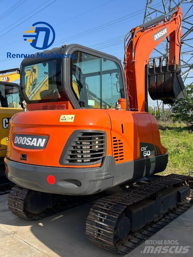 Doosan DX 60 حفارات زحافة