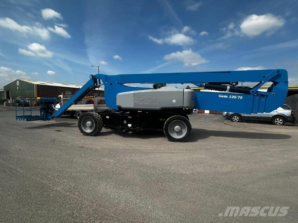 Genie ZX 135/70 رافعات سلة مفصلية