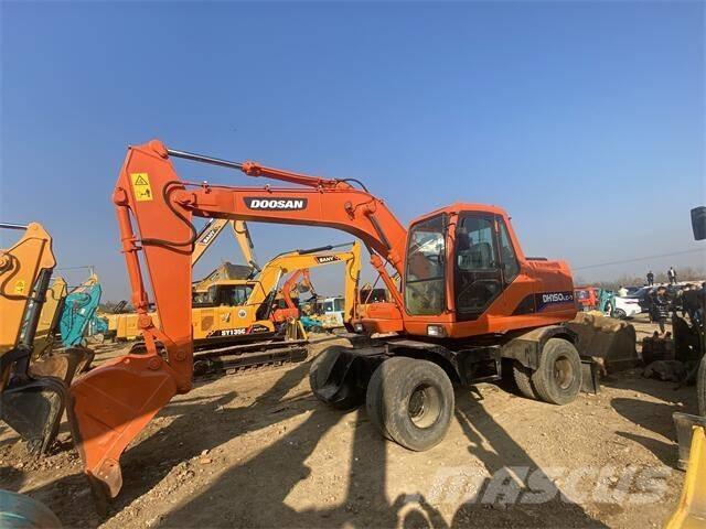 Doosan DH150LC-7 حفارات زحافة