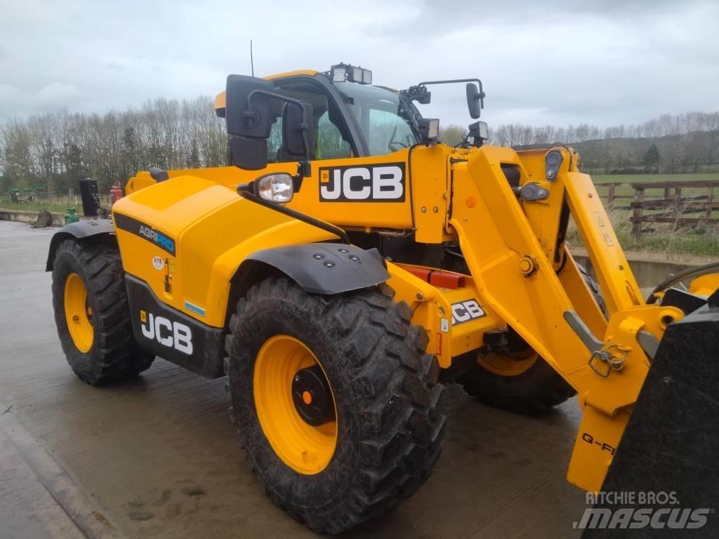 JCB 542-70 معدات مناولة لأغراض الزراعة