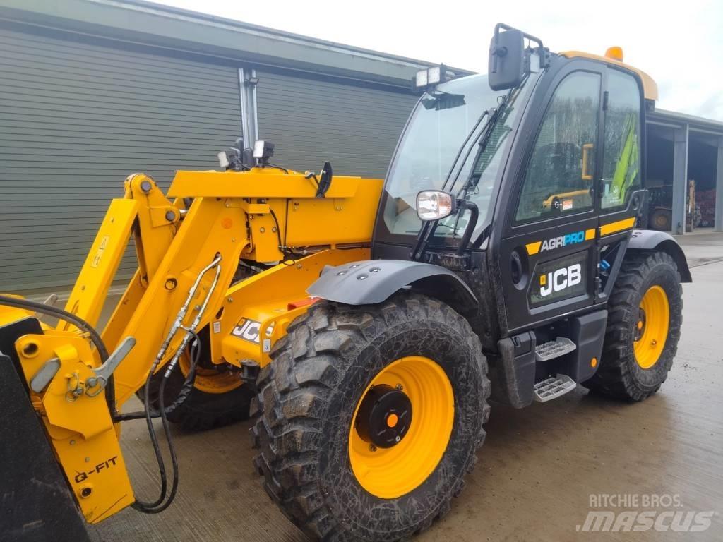 JCB 542-70 معدات مناولة لأغراض الزراعة