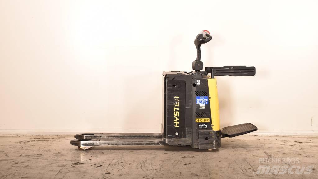 Hyster P 2.0 S رافعة منخفضة المستوى ذات منصة
