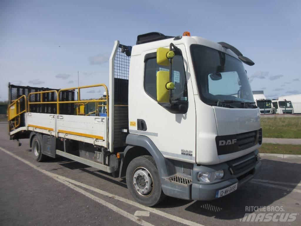 DAF 45.210 ATI شاحنات مسطحة / أوناش
