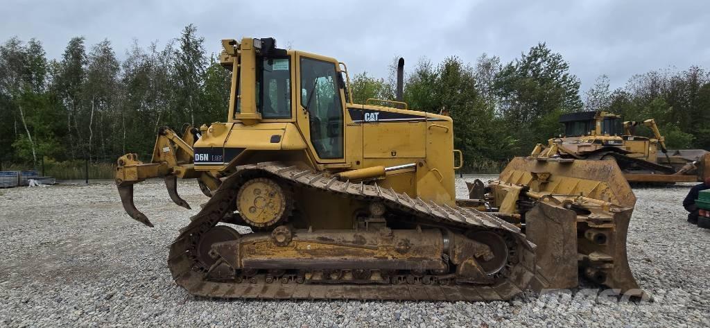CAT D 6 N LGP بلدوزرات مجنزرة