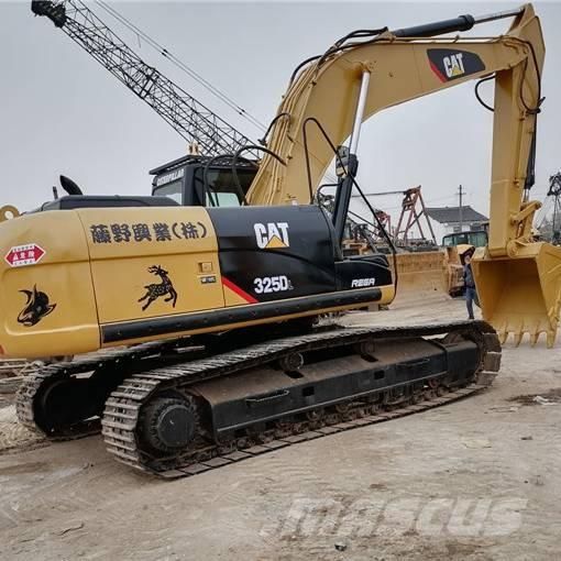 CAT 325DL حفارات زحافة