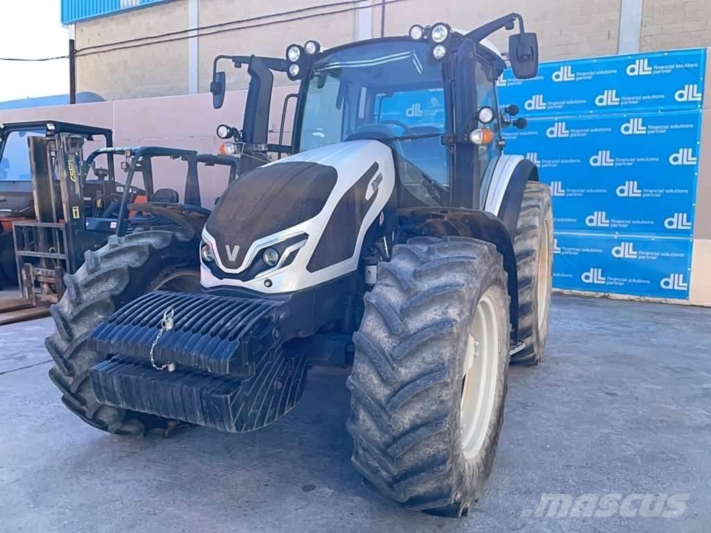 Valtra G115 الجرارات