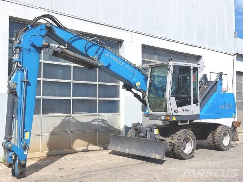 Fuchs MHL 320 D مناولات المخلفات / مناولات صناعية