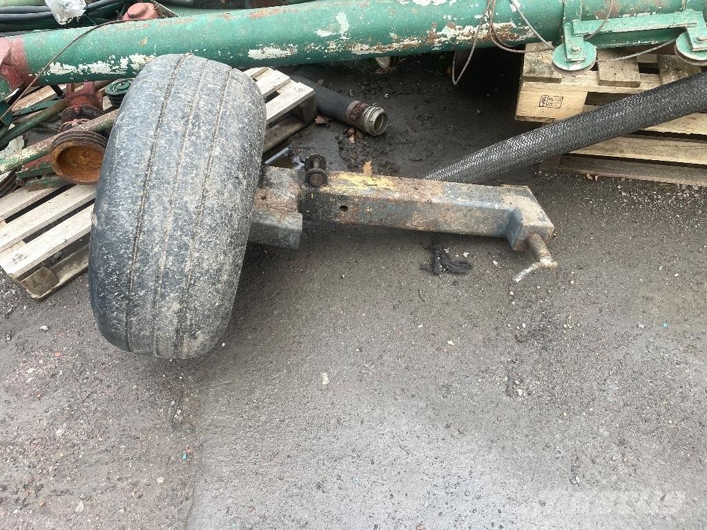 New Holland TS 100 الجرارات