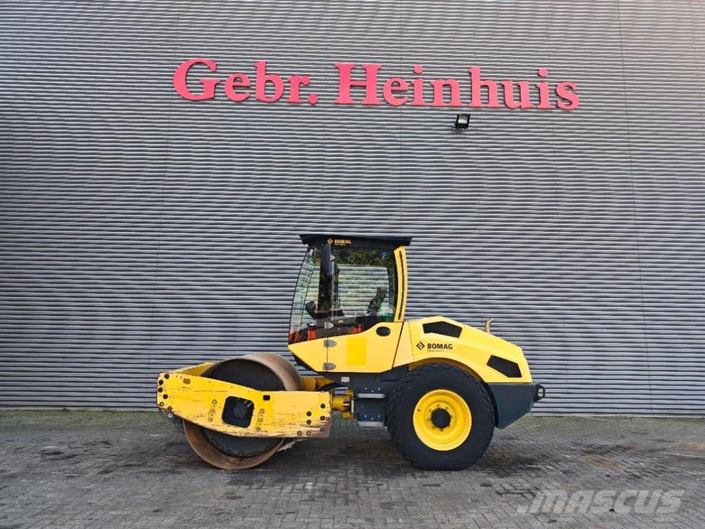 Bomag BW 177 D-5 مداحل ذات إطارات هوائية