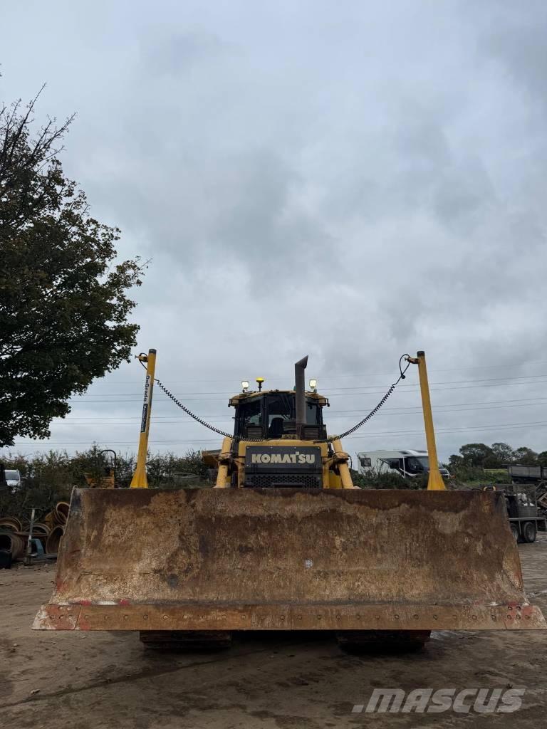 Komatsu D 65 PX-17 بلدوزرات مجنزرة