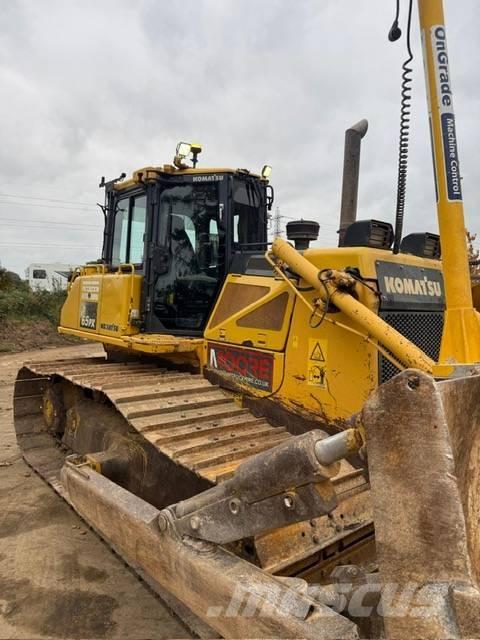 Komatsu D 65 PX-17 بلدوزرات مجنزرة