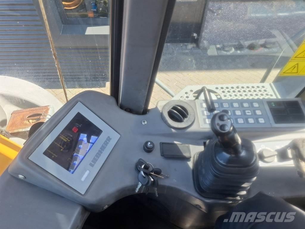 Liebherr L580 لوادر بعجل