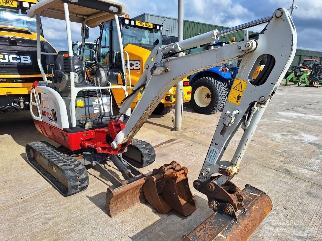 Takeuchi TB216 حفارات صغيرة أقل من 7 طن (حفارات صغيرة)