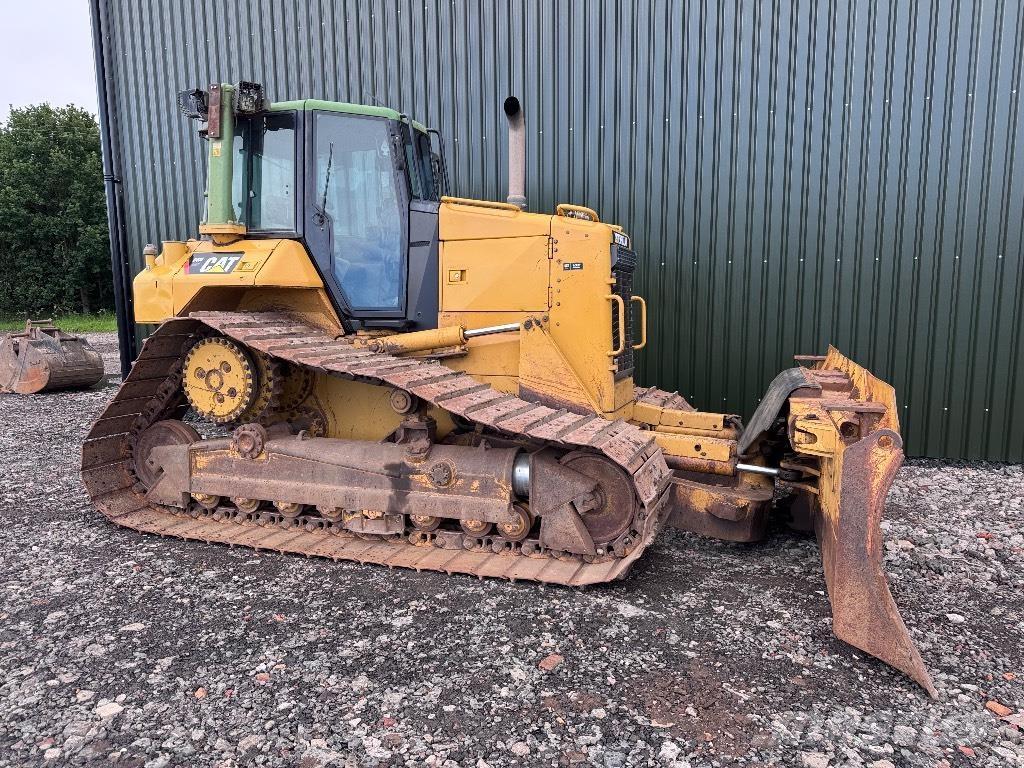 CAT D 6 N LGP بلدوزرات مجنزرة