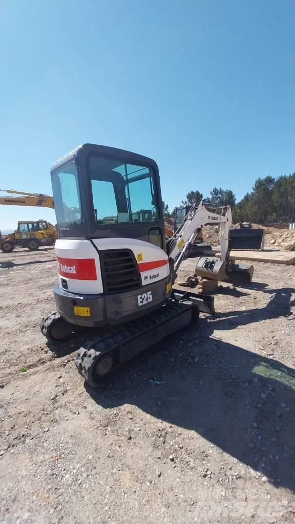 Bobcat E 25 حفارات صغيرة أقل من 7 طن (حفارات صغيرة)