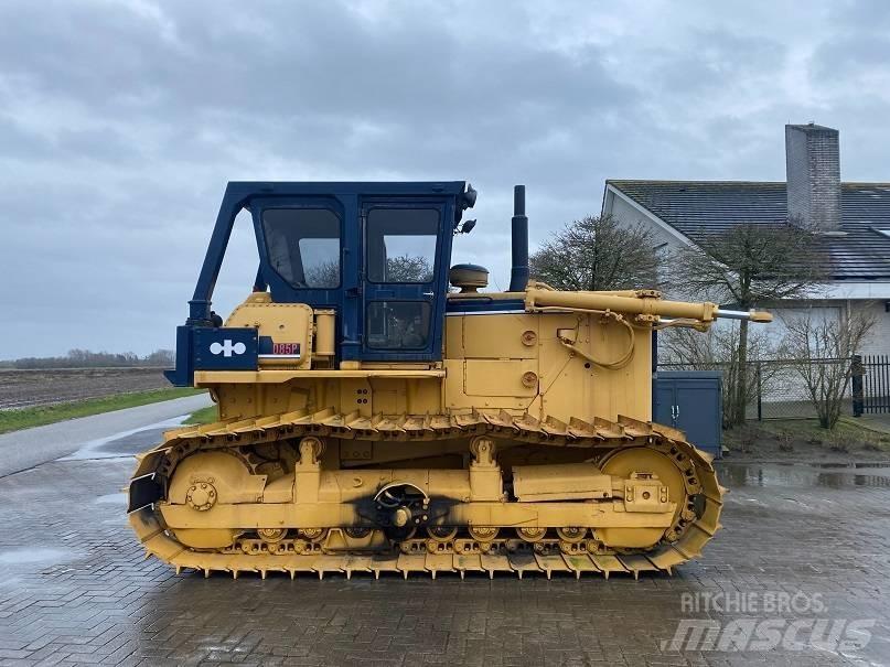 Komatsu D 85 P بلدوزرات مجنزرة