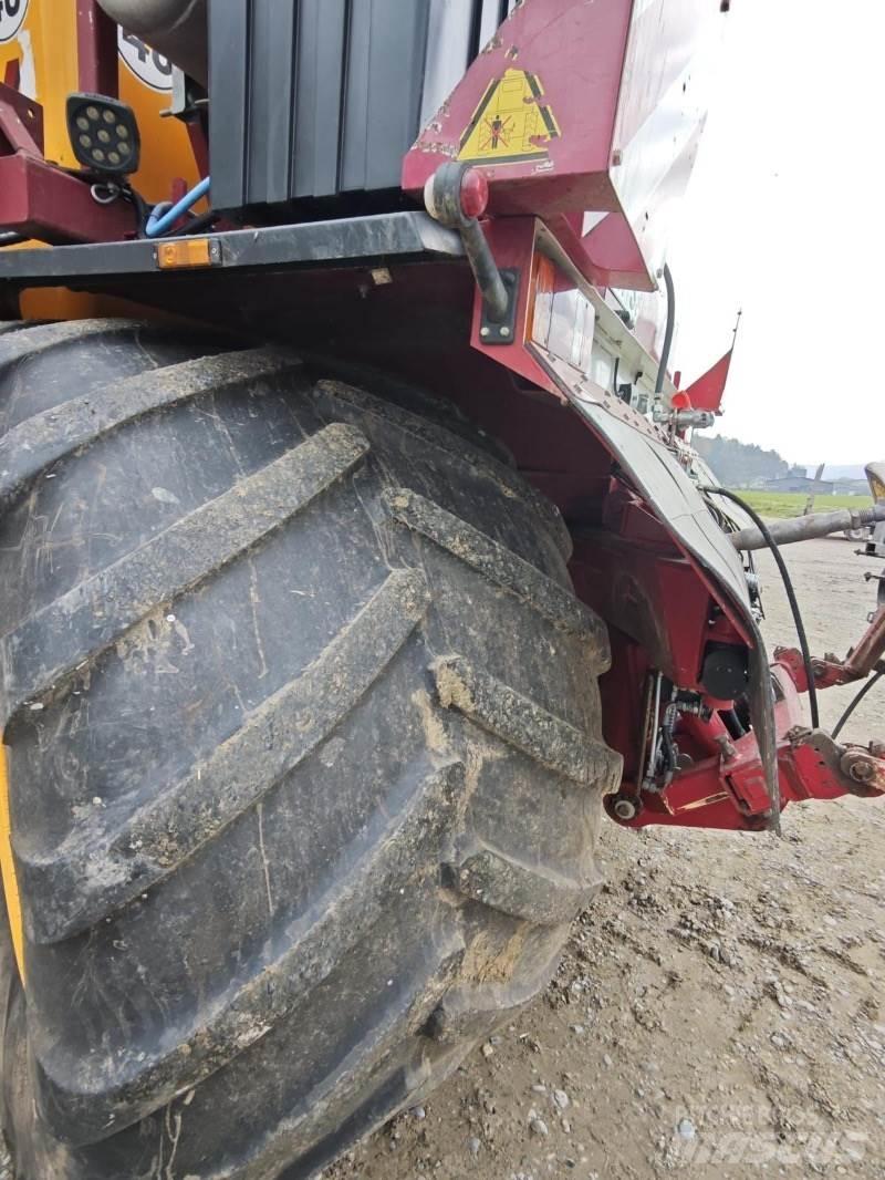 Vredo VT 3936 معدات توزيع السماد العضوي