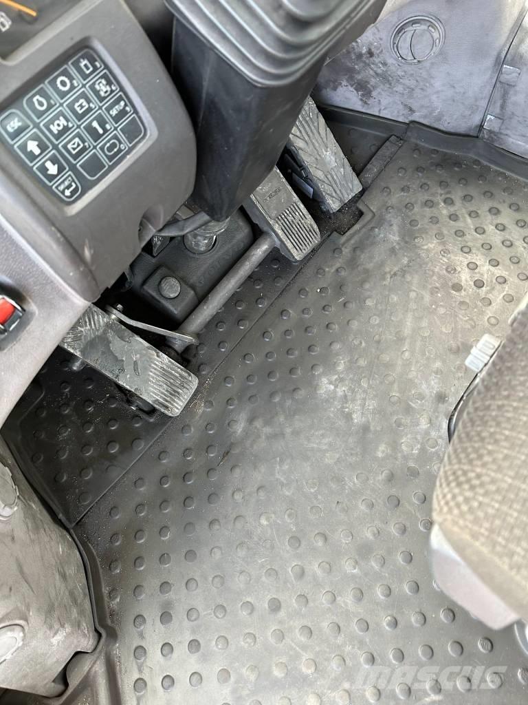 Volvo L180H لوادر بعجل