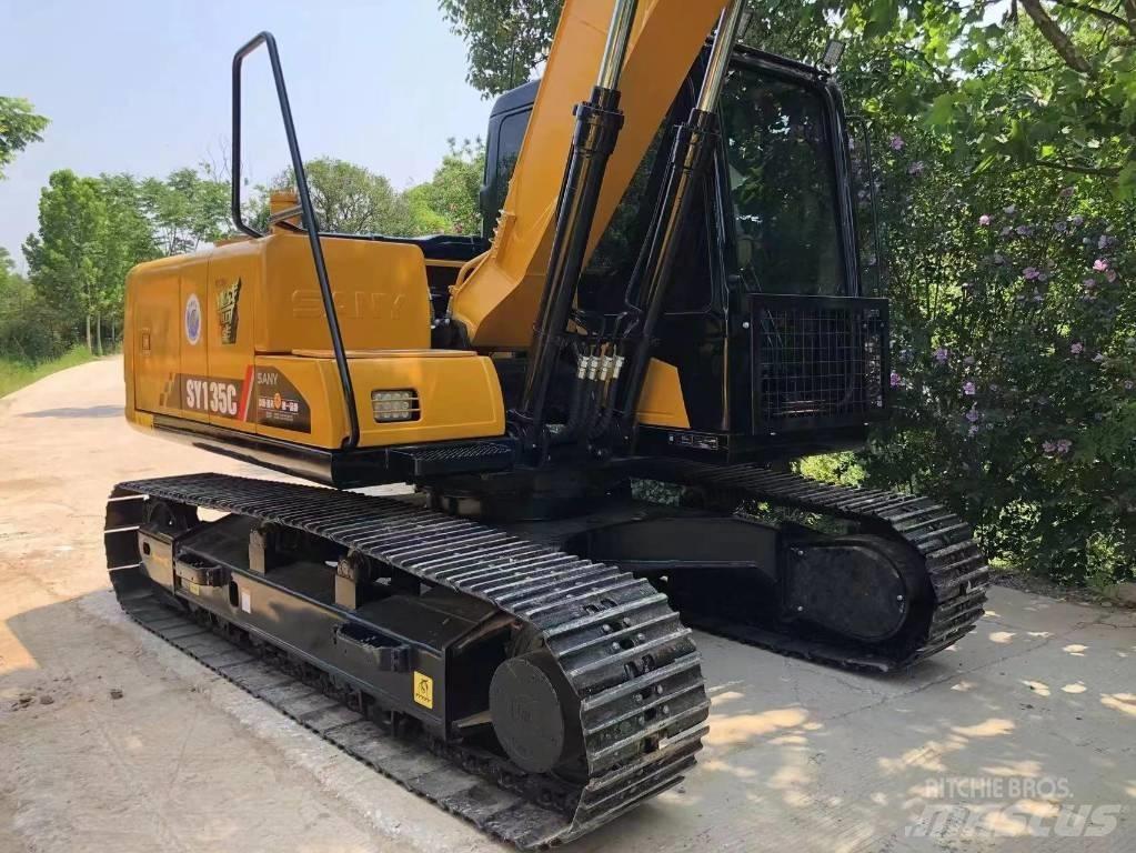 Sany SY 135 C حفارات زحافة