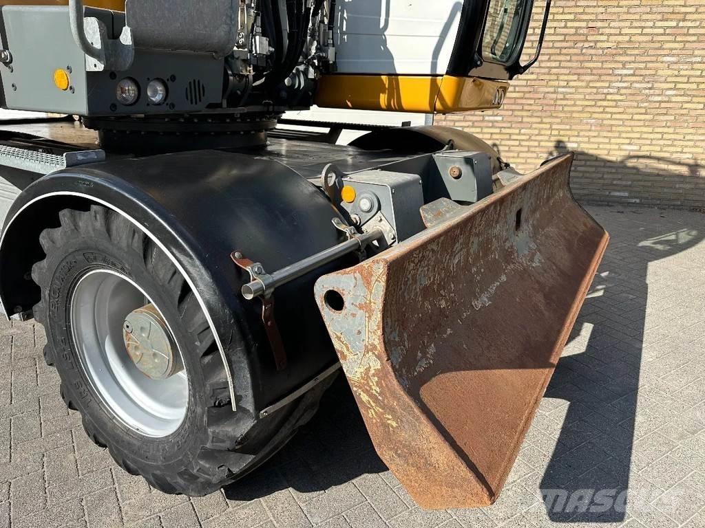 Liebherr A914 حفارات بعجل