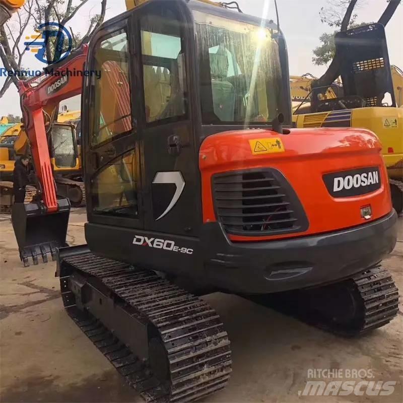 Doosan DX 60-9 C حفارات زحافة