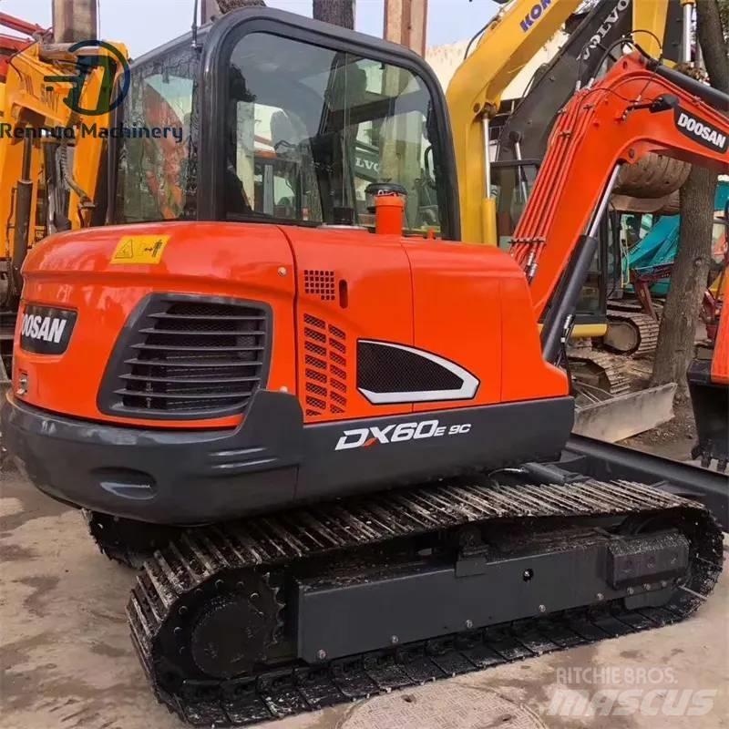 Doosan DX 60-9 C حفارات زحافة
