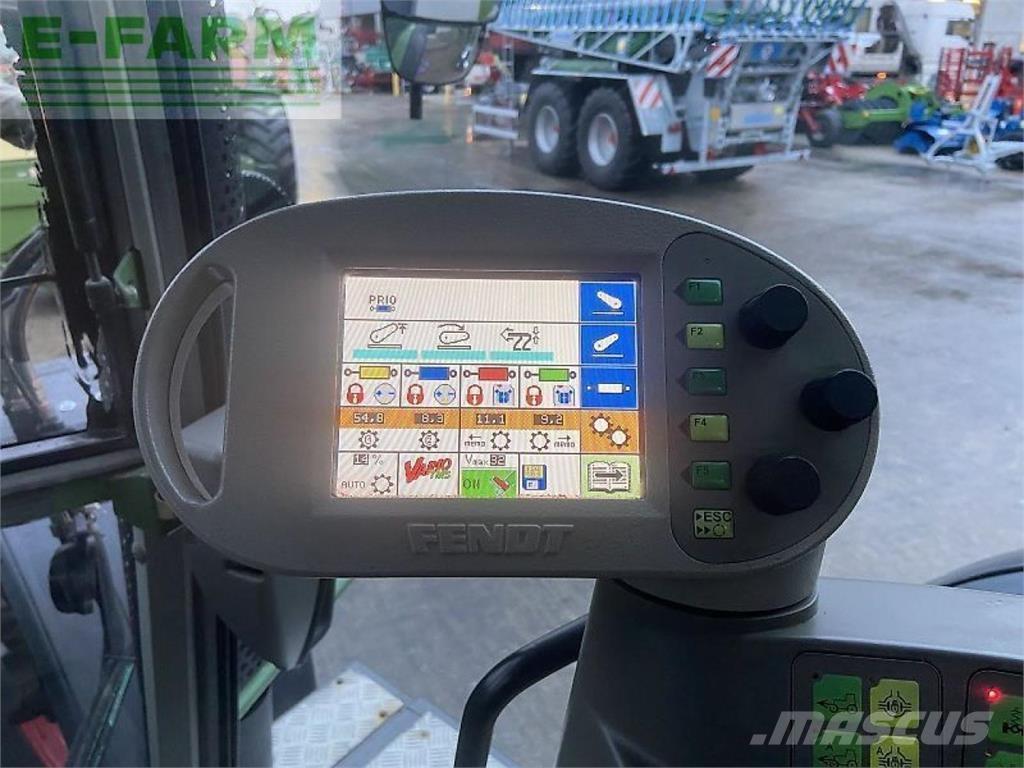 Fendt 820 vario الجرارات