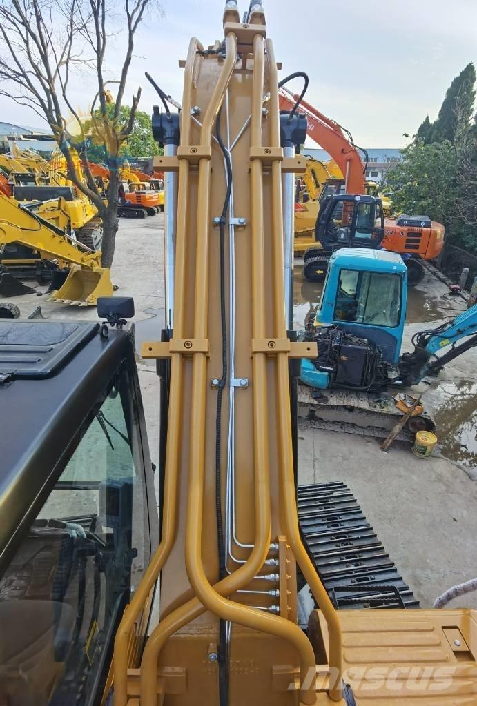 Sany SY 215 C حفارات زحافة
