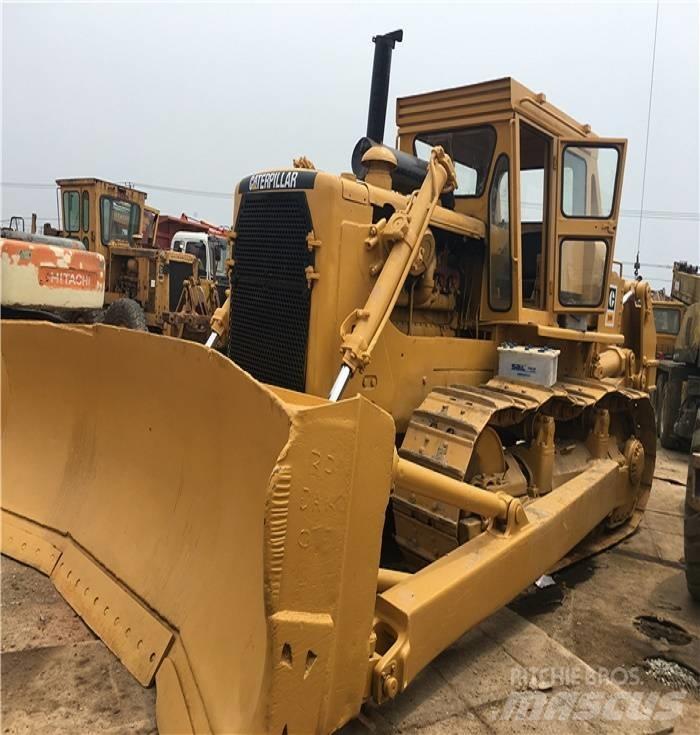 CAT D 8 K بلدوزرات مجنزرة
